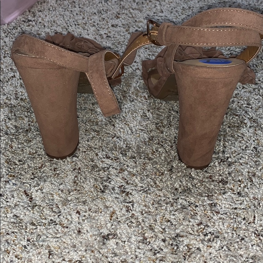 Heels - Picture 2 of 2
